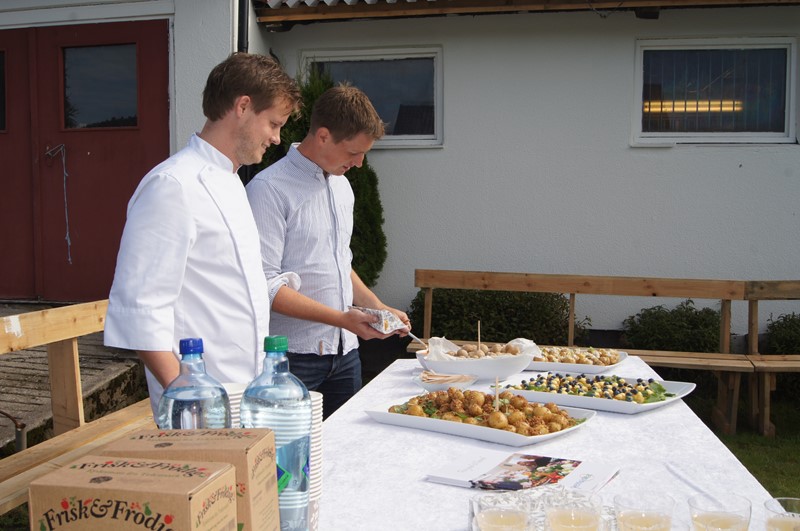Kokken Lars Olsson fra SMAK i Sandefjord hadde tilbredt 4 ulike utsøkte potetretter som vi fikk smake på!