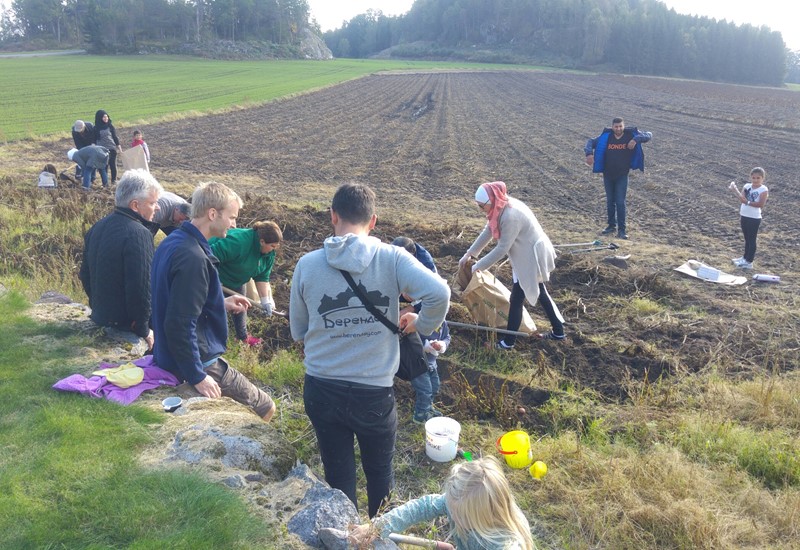 Legg merke til Bonde t-skjorta til Ahmad!  Foto Miriam Himberg