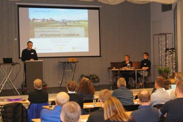 Landbruksdirektør Olav Sandlund ønsket velkommen