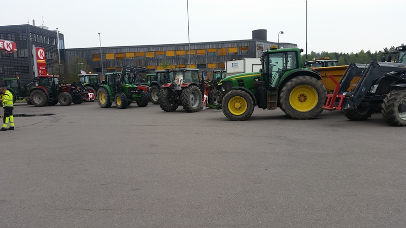 Traktor 18052017 Revetal 22 traktorer samlet