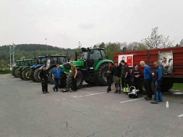 Traktor 18052017 Andebu Bønder samla