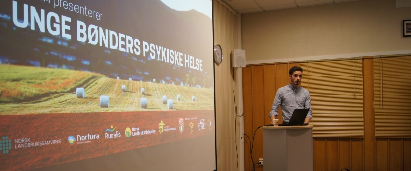 Ivar Ree presenterer prosjektet Unge bønders psykiske helse web