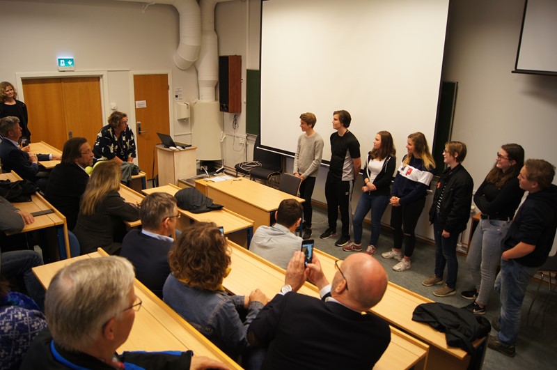 Samtale mellom elever ved Gjennestad vgs, Melsom vgs og landbruks- og matminister Olaug Bollestad (KrF)   Foto: Amund Kind, Vestfold Bondelag